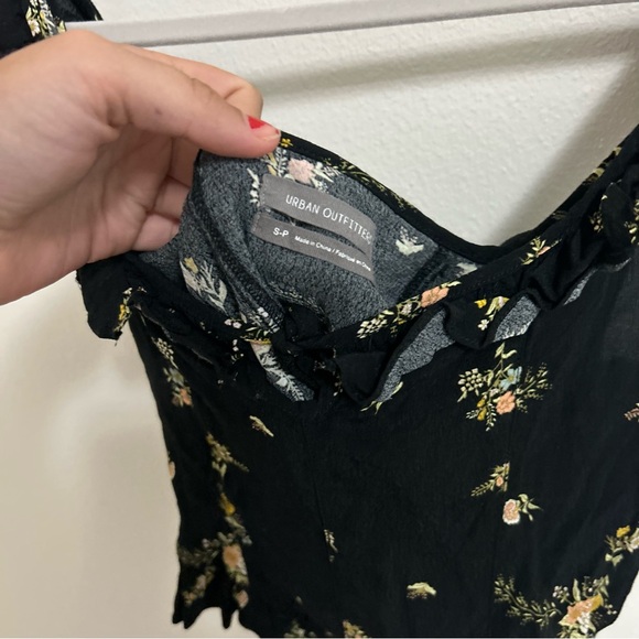 Urban Outfitters black and yellow floral tank top - Picture 5 of 6